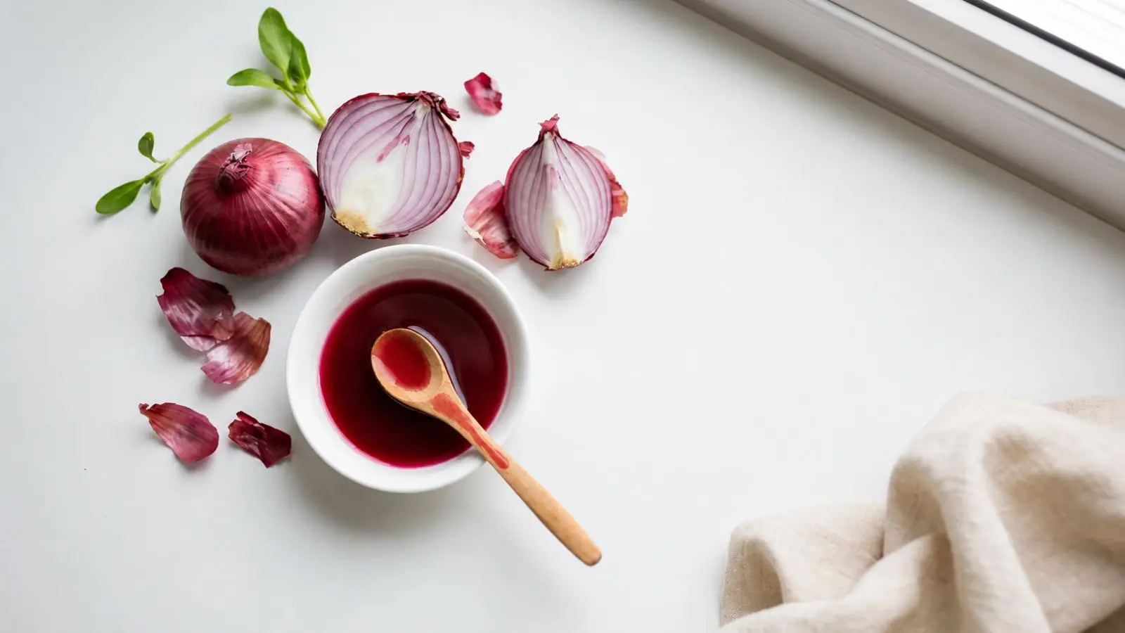 Onion Benefits to Stop Hair Fall with fresh onions and onion juice